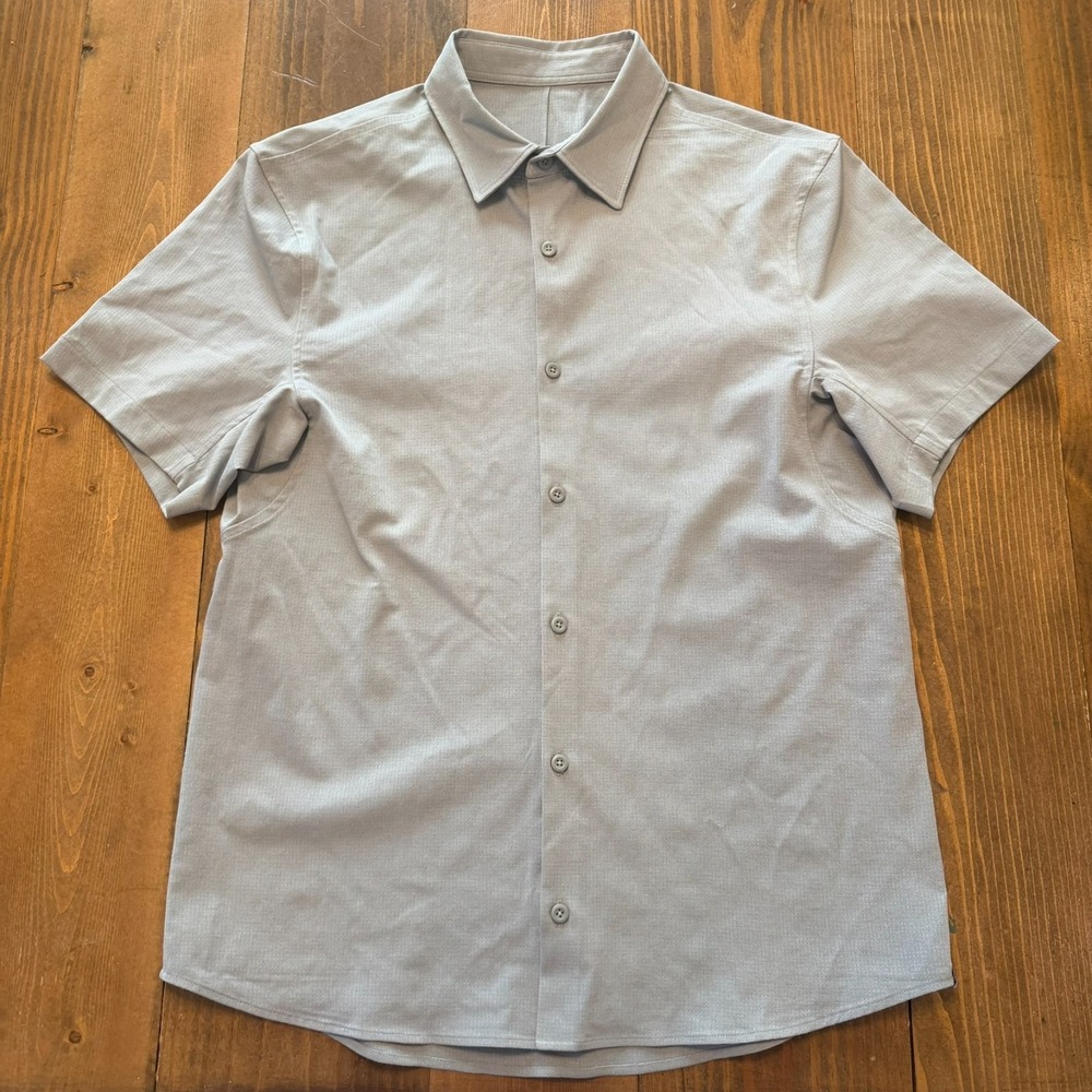 Lululemon Shirt Men Small Gray Short Sleeve Button Up Airing Easy Ventlight Mesh